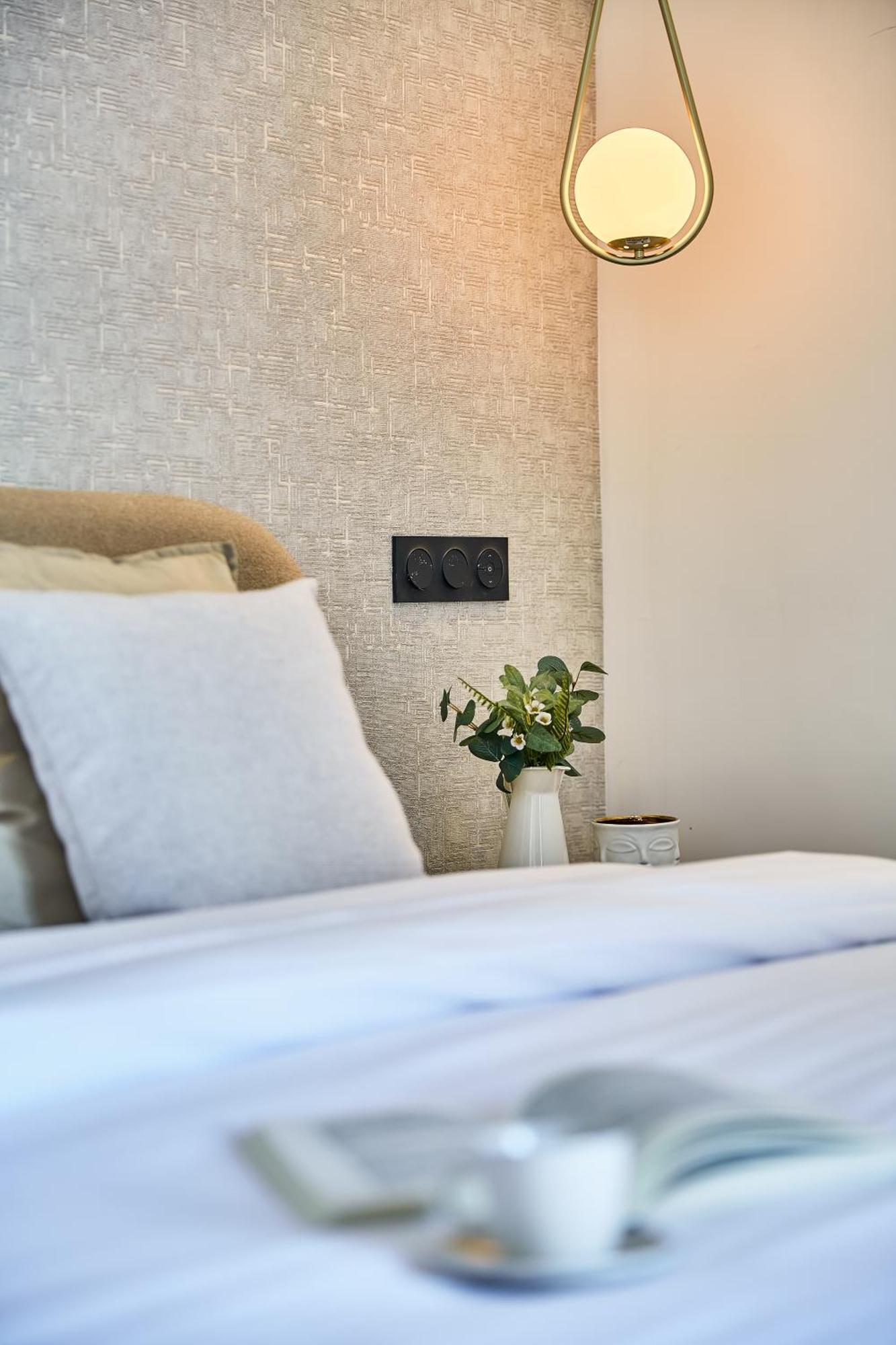 Appartamento Sleek And Modern 2-Bed Unit In Downtown Casa Casablanca Esterno foto