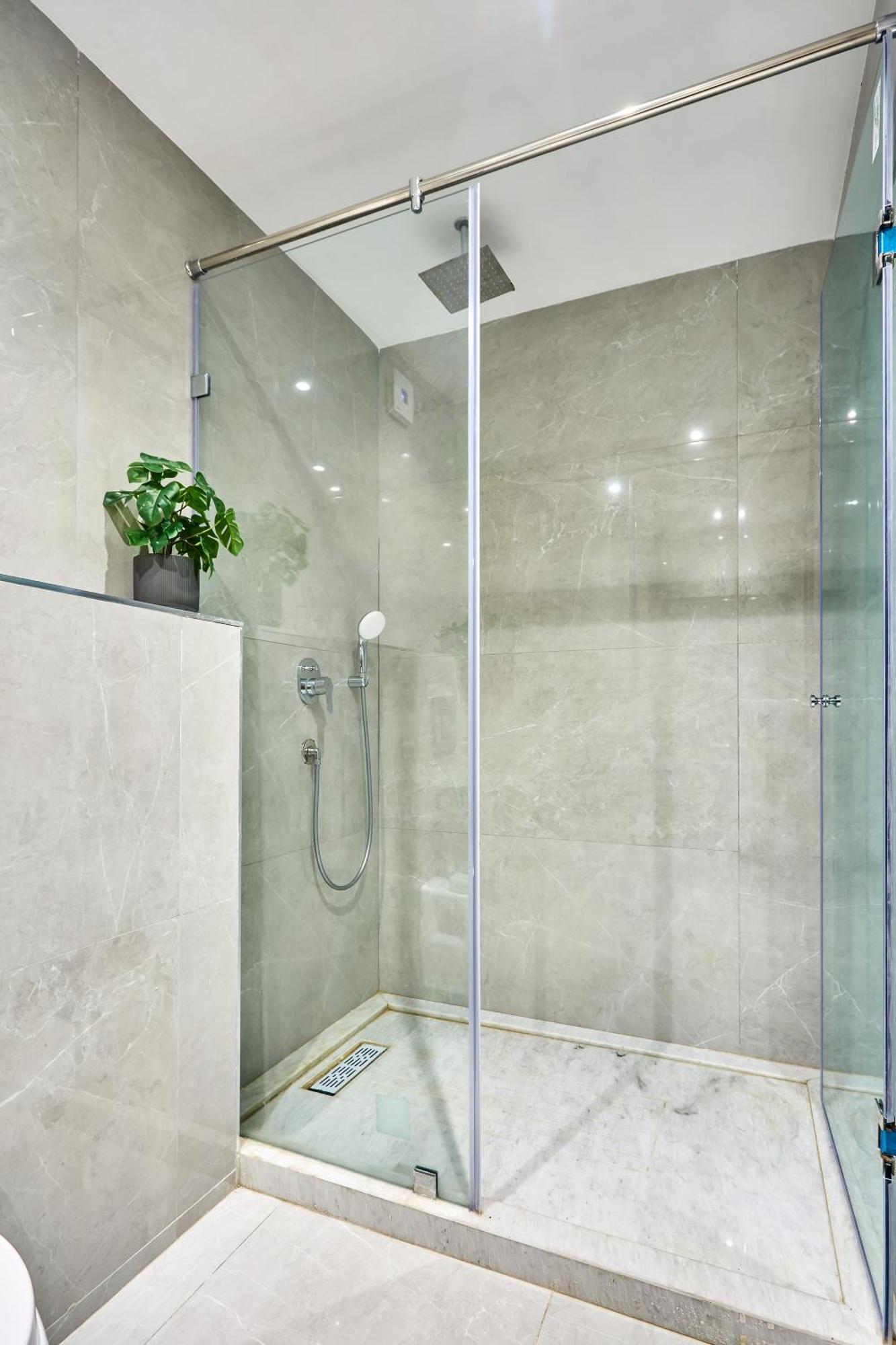 Appartamento Sleek And Modern 2-Bed Unit In Downtown Casa Casablanca Esterno foto