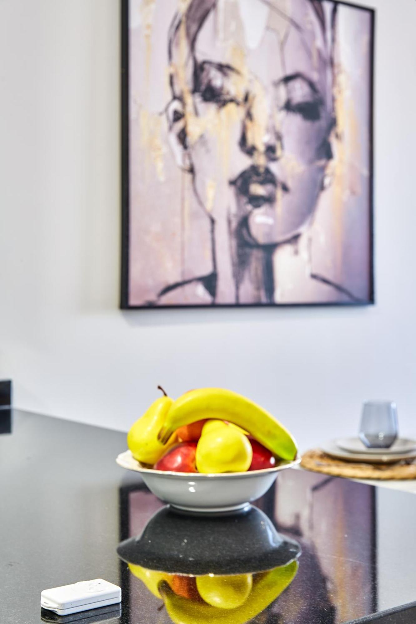 Appartamento Sleek And Modern 2-Bed Unit In Downtown Casa Casablanca Esterno foto