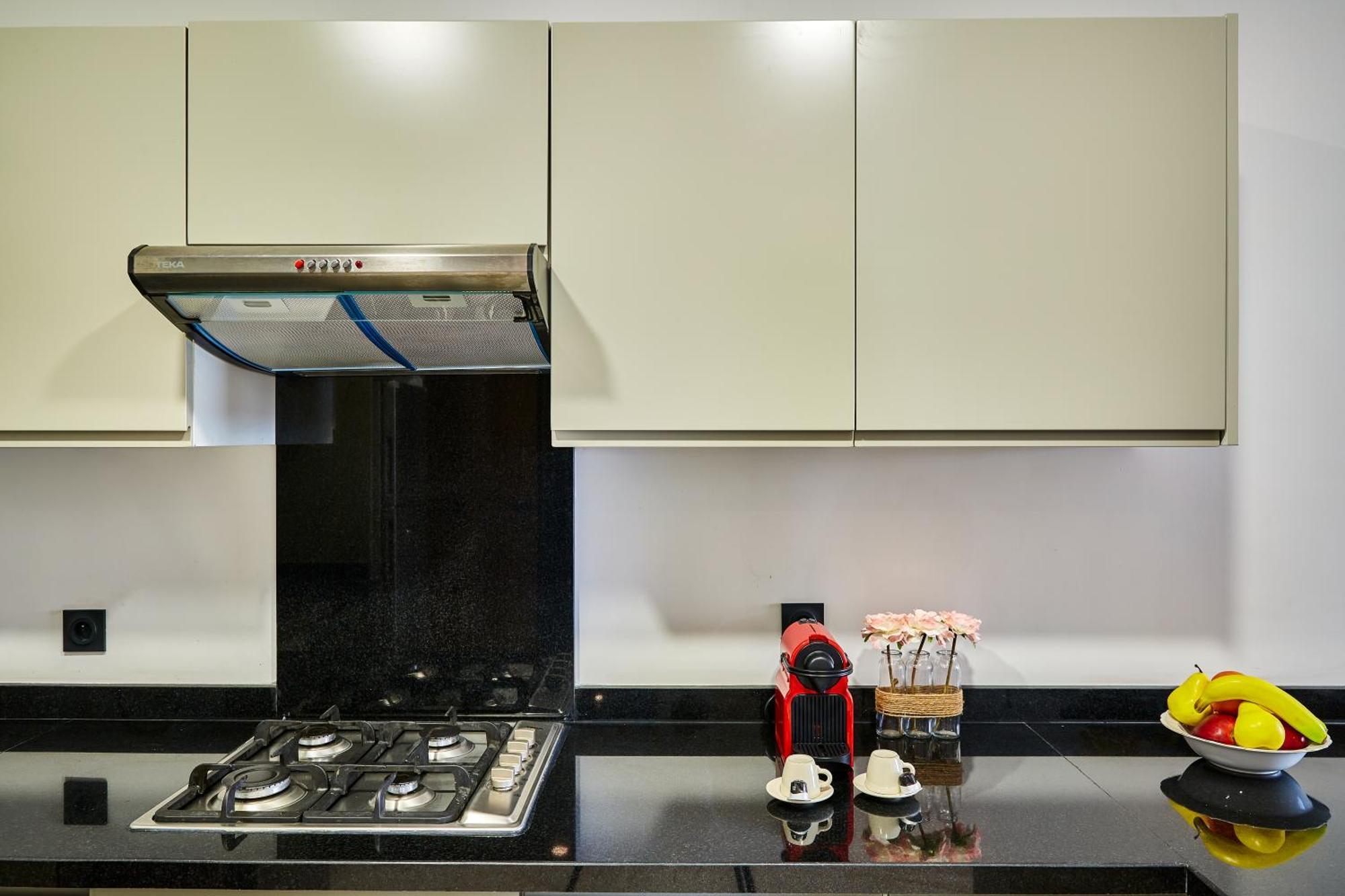 Appartamento Sleek And Modern 2-Bed Unit In Downtown Casa Casablanca Esterno foto